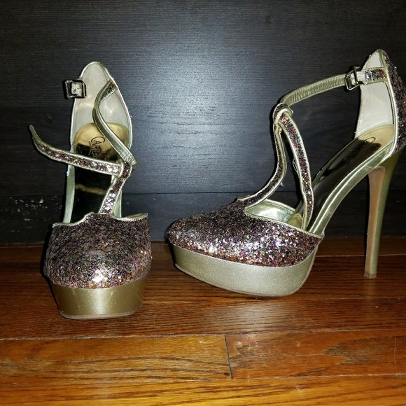 Platform heels - Picture 1 of 4